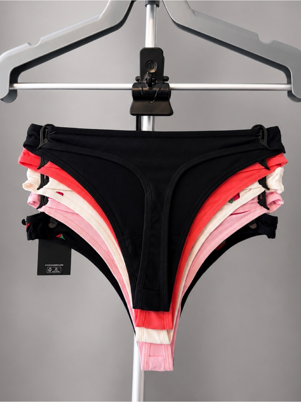NWT Steve Madden Women Strawberry Thongs Panties 5 pcs Soft Stretchy NEW